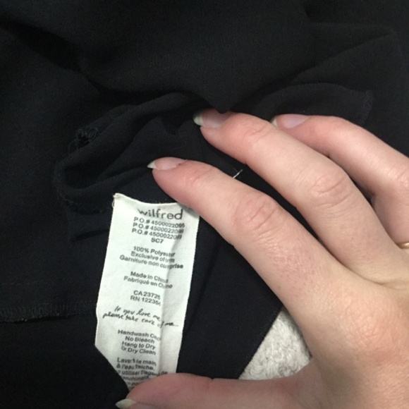 Wilfred Aritzia women’s size 2 wrap dress, black, belt, 3/4 sleeves - Picture 4 of 5